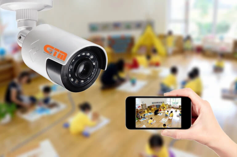 Camera và chuẩn mực học đường