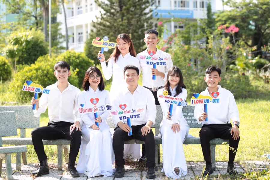 Sinh viên Trường ĐH Sư phạm Kỹ thuật, ĐH Đà Nẵng. 