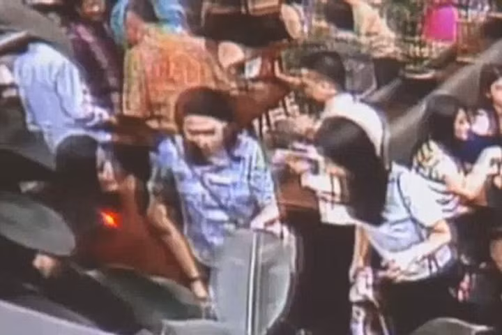 Đoạn clip tiết lộ khoảnh khắc cô gái tử vong vì bị bạn thân đầu độc suốt 7 năm trời