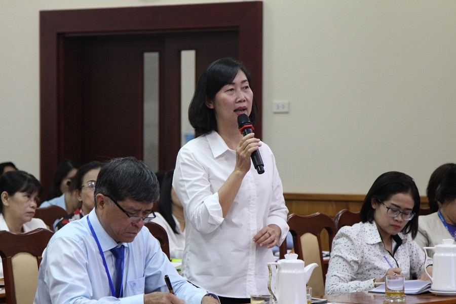 Bà Nguyễn Thị Kim Thúy, Phó chủ tịch UBND quận Thủ Đức phát biểu tại hội nghị