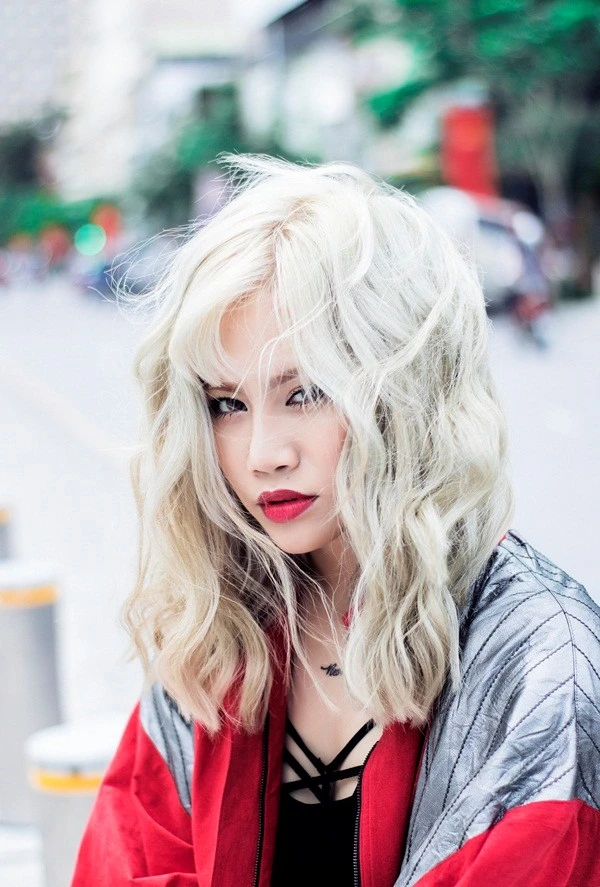 Yến Lê khoe vẻ ngoài cá tính trước đêm gala The Voice