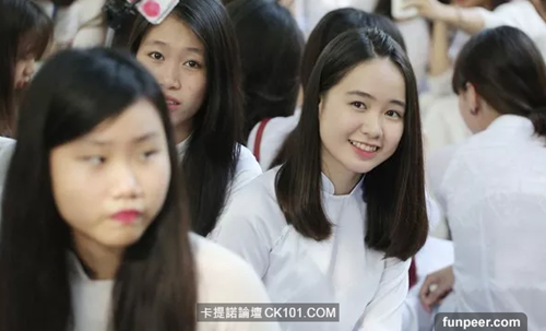 Báo Trung Quốc ca ngợi vẻ đẹp của thiếu nữ Việt khi mặc áo dài ảnh 10