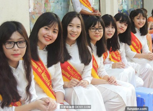 Báo Trung Quốc ca ngợi vẻ đẹp của thiếu nữ Việt khi mặc áo dài ảnh 7