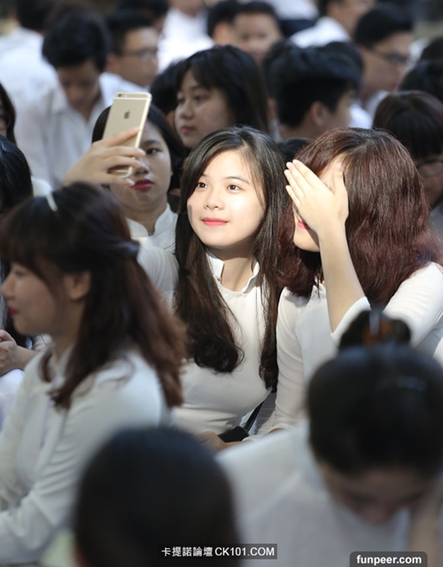 Báo Trung Quốc ca ngợi vẻ đẹp của thiếu nữ Việt khi mặc áo dài ảnh 8