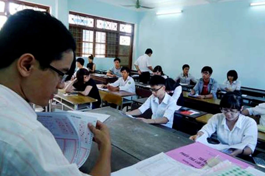 Thí sinh cả nước ngày đầu nhập trường thi