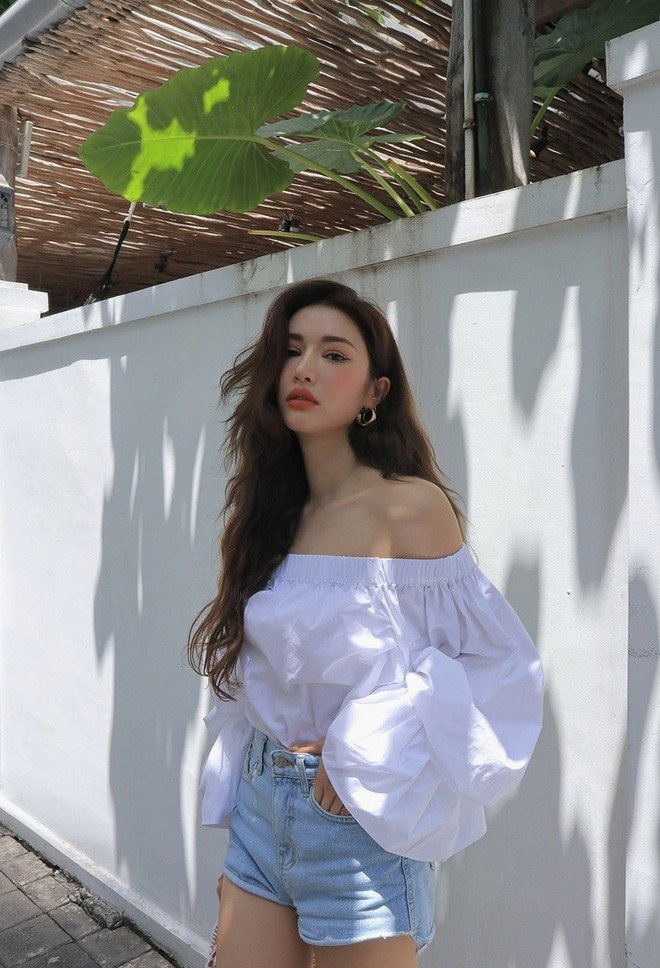 Top 3 kiểu áo giúp nàng khoe xương quai xanh quyến rũ ảnh 1 Top 3 kiểu áo giúp nàng khoe xương quai xanh quyến rũ ảnh 1
