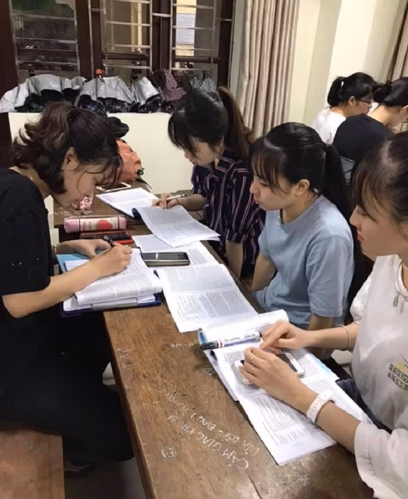 Một lớp học của ngành cử nhân Ngôn ngữ Anh, Trường ĐH Sư phạm Hà Nội 2. Ảnh: NVCC