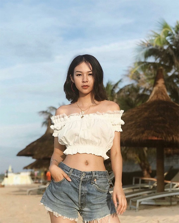 Top 3 kiểu áo giúp nàng khoe xương quai xanh quyến rũ ảnh 3 Top 3 kiểu áo giúp nàng khoe xương quai xanh quyến rũ ảnh 3