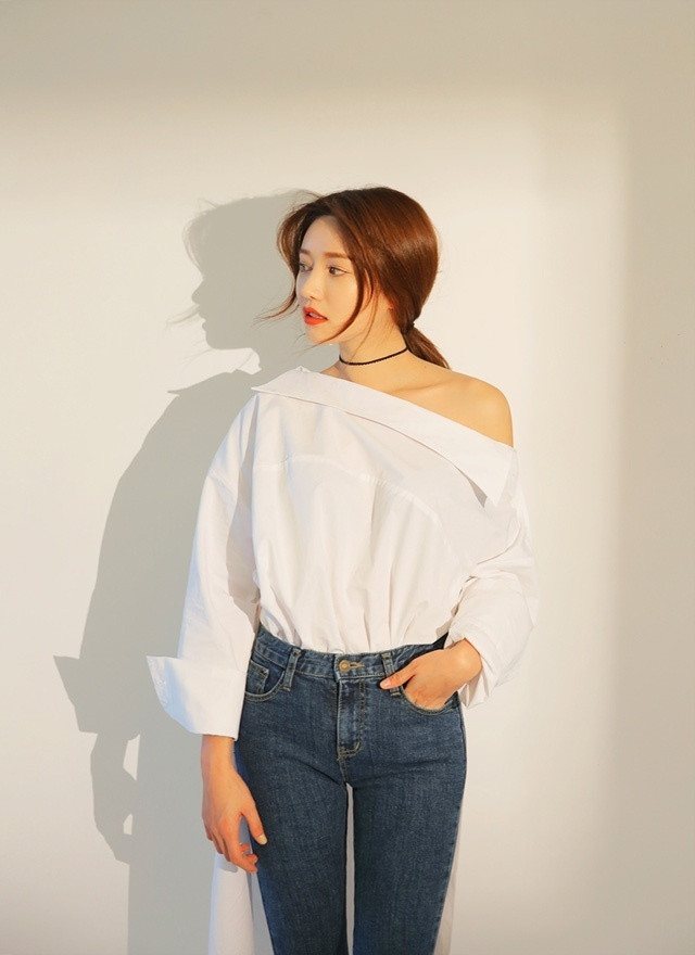 Top 3 kiểu áo giúp nàng khoe xương quai xanh quyến rũ ảnh 6 Top 3 kiểu áo giúp nàng khoe xương quai xanh quyến rũ ảnh 6