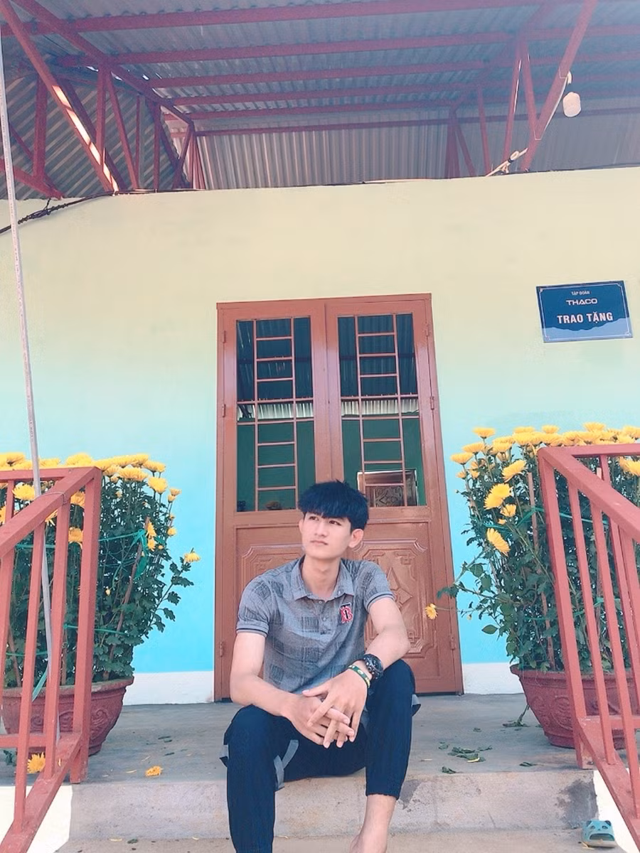 Trong căn nhà tái định cư, anh em Trí không nguôi nỗi nhớ ba mẹ.