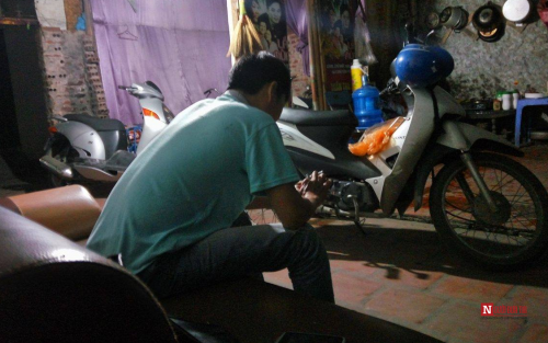 Những chuyện ly kỳ của gia đình 3 đời đêm đêm hì hục đào, bốc mộ