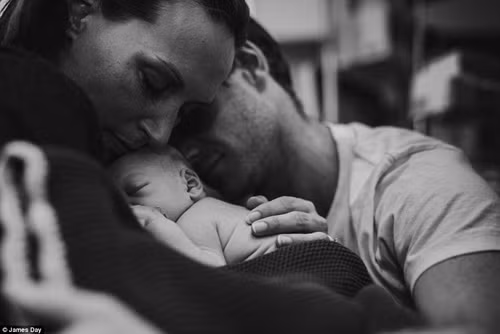 nghen long nhung hinh anh bo me chup cung con da chet - 5