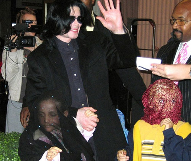 Con gái duy nhất của Michael Jackson giờ ra sao? ảnh 4 Sau những năm tháng tuổi thơ được cha cất giấu...