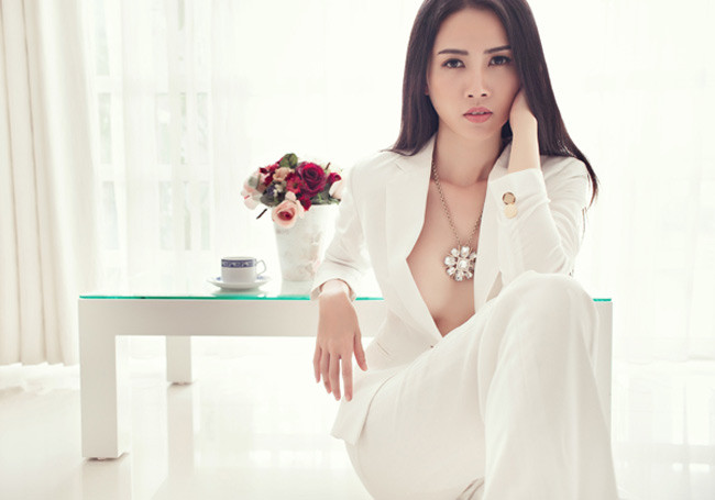 Đường cong sexy của 8 mỹ nữ Việt “nghiện” thi sắc đẹp ảnh 23