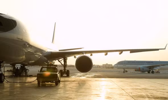 Máy bay hạ cánh khẩn vì hành khách đột ngột hôn mê