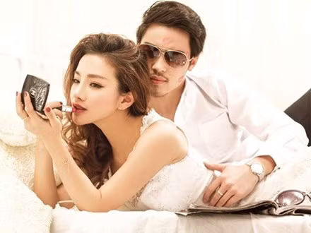 Chồng thương cô hàng xóm mất chìa khóa nhà nên cho "nghỉ trưa" nhờ?