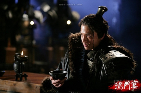 Trong lịch sử, hoàng đế Lưu Bang vốn là một kẻ vô lại ở Bái huyện, nhưng nhờ sự trợ giúp của rất nhiều anh em, ông ta đã thống nhất được thiên hạ, đăng cơ đại bảo. Người có công rất lớn chính là công thần Hàn Tín. Vào thời đó người ta còn xưng Hàn Tín là “quốc sĩ vô song”, "công cao vô nhị, lượt bất thế xuất”, “vương hầu tướng tương” nhưng cũng chính vì uy danh lừng lẫy của mình mà Hàn Tín đã phải nhận kết cục vô cùng bi thảm. Ảnh: Tạo hình nhân vật Hàn Tín trên phim ảnh.