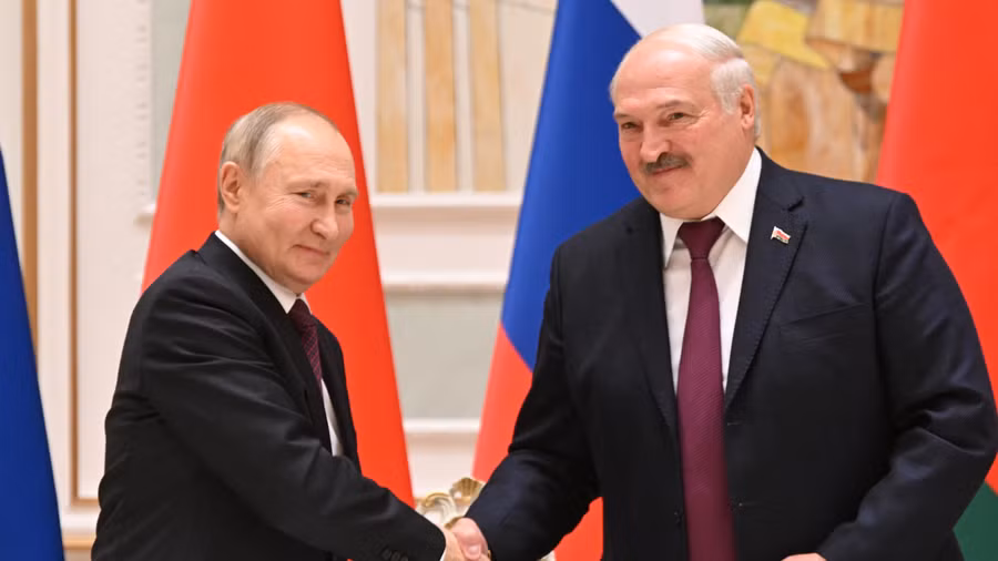 Nga sẵn sàng phòng bị biên giới và lên phương án cho vũ khí hạt nhân.