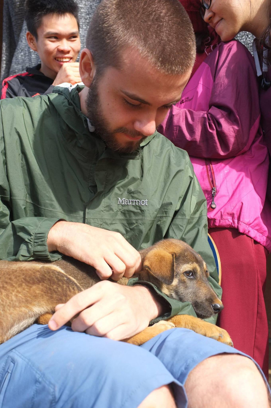 Sam Nuzes - tình nguyện viên người Mỹ 18 tuổi - gắn bó với học trò Hama 1 tháng, trước khi đi chia sẻ: Hama là thiên đường trên trái đất! Sam Nuzes - tình nguyện viên người Mỹ 18 tuổi - gắn bó với học trò Hama 1 tháng, trước khi đi chia sẻ: Hama là thiên đường trên trái đất!