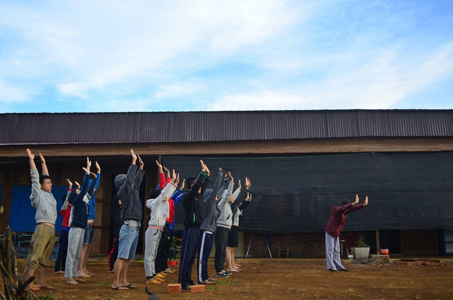 Học trò làng Hama học khí công rèn sức khỏe Học trò làng Hama học khí công rèn sức khỏe