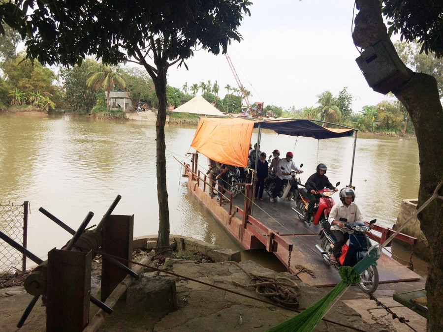 Khách từ phương xa rất thích thú với phương tiện khá độc đáo này Khách từ phương xa rất thích thú với phương tiện khá độc đáo này