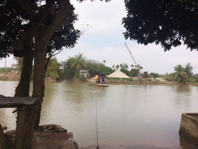 Thật thú vị khi được tận hưởng không khí làng quê thơ mộng và thanh bình trên chuyến phá không động cơ, không nhiên liệu Thật thú vị khi được tận hưởng không khí làng quê thơ mộng và thanh bình trên chuyến phá không động cơ, không nhiên liệu