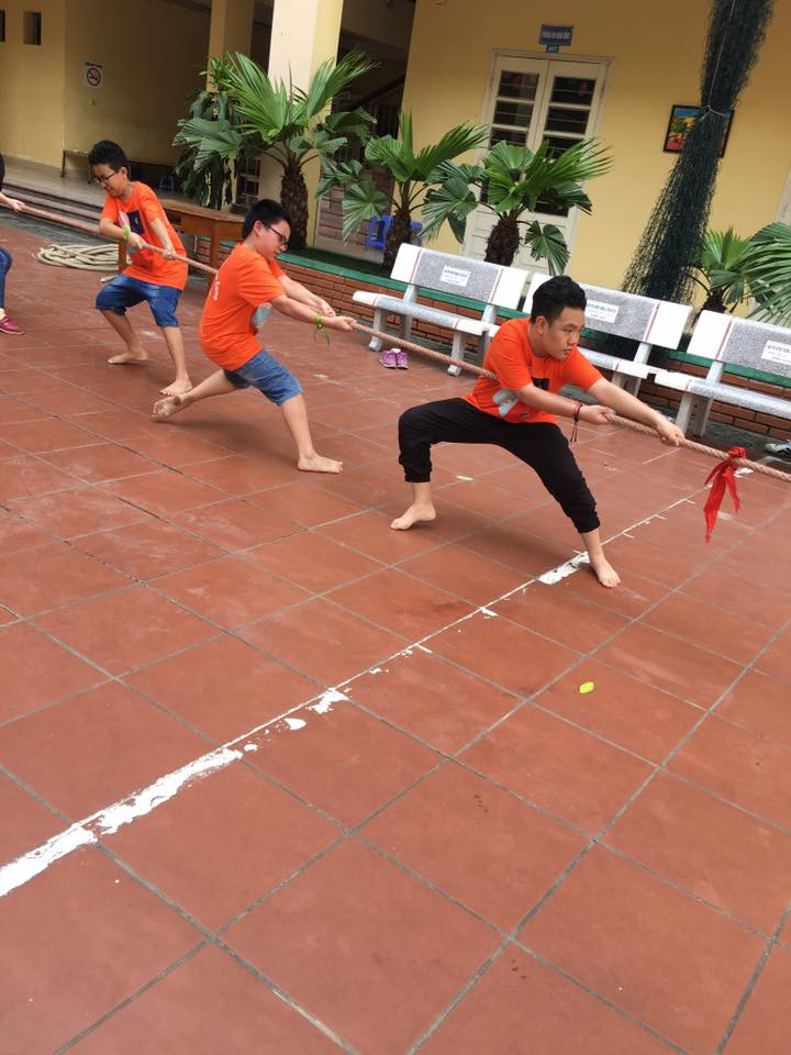 Ghì chặt xuống và kéo nhé!