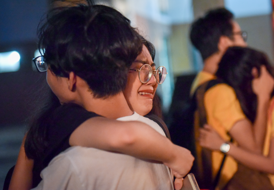 Nhớ liên lạc thường xuyên nhé!