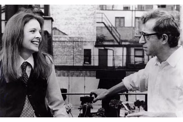 Đời tư tai tiếng của đạo diễn kết hôn với con gái nuôi - Ảnh 2.