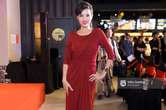 Minh Hằng cực dễ thương bên cạnh Quý Bình tại tuần lễ phim Việt - Ảnh 9.