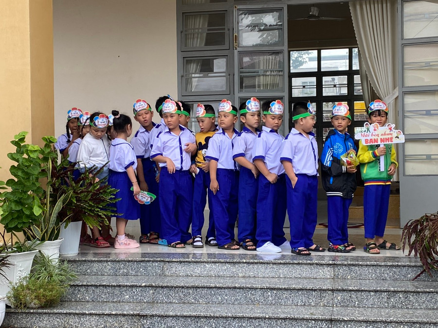 Học sinh tiểu học tỉnh Tiền Giang. Ảnh: X. Uyên.