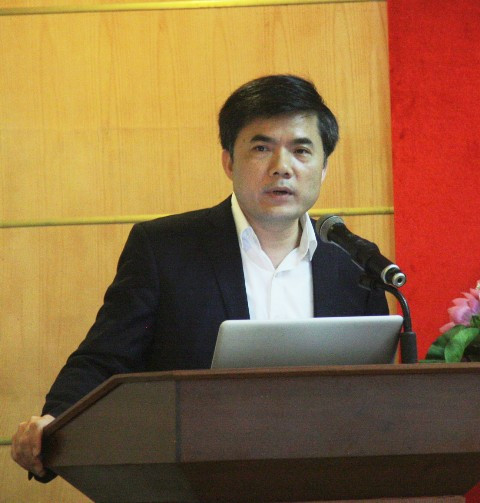 Ông Bùi Văn Linh phát biểu tại hội thảo Ông Bùi Văn Linh phát biểu tại hội thảo