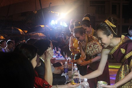 Sinh viên Lào rộn ràng đón tết Bunpimay trên đất Việt Nam ảnh 4 Sinh viên Lào rộn ràng đón tết Bunpimay trên đất Việt Nam ảnh 4