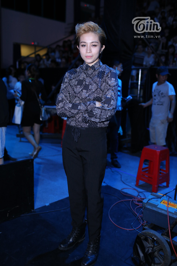 Mẹ và em gái đến cổ vũ Angela Phương Trinh đêm chung kết ảnh 8 Mẹ và em gái đến cổ vũ Angela Phương Trinh đêm chung kết