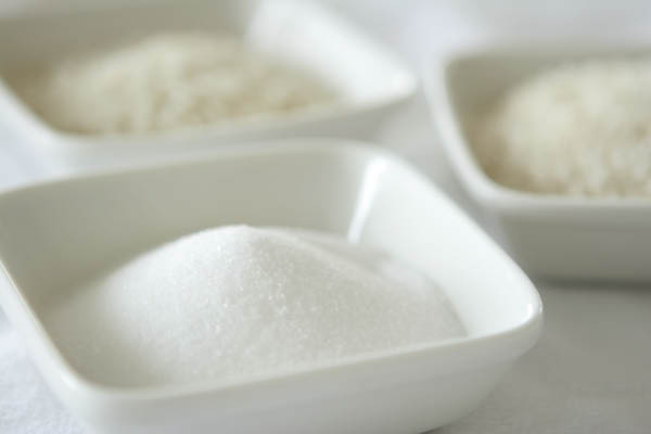 Ăn nhiều đồ ngọt sẽ cản trở sự phát triển của nang tóc. tóc đẹp nhờ thực phẩm