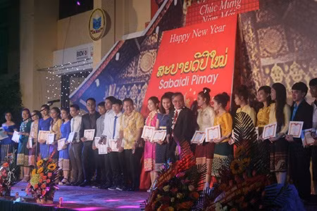 Sinh viên Lào rộn ràng đón tết Bunpimay trên đất Việt Nam ảnh 8