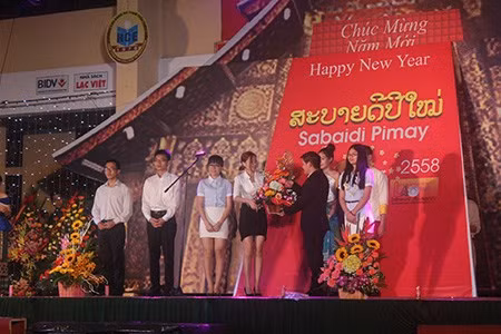 Sinh viên Lào rộn ràng đón tết Bunpimay trên đất Việt Nam ảnh 6