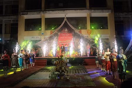 Sinh viên Lào rộn ràng đón tết Bunpimay trên đất Việt Nam ảnh 3