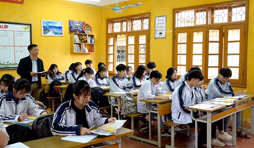 Trường THPT Na Hang (Tuyên Quang) tổ chức ôn tập cho học sinh lớp 12. Ảnh: INT