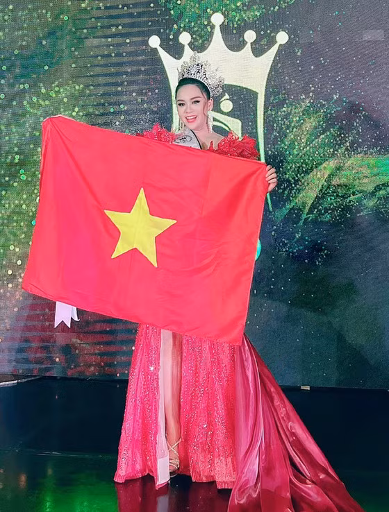 Đại diện "tuổi teen" của Việt Nam đăng quang Hoa hậu Du lịch Sinh thái Quốc tế 2021 ảnh 1