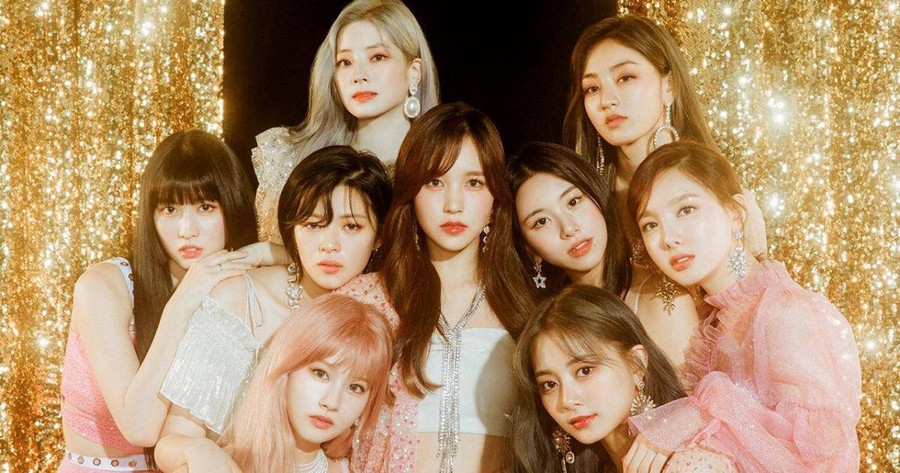 6. TWICE: Gần 7 năm sự nghiệp, TWICE vẫn đang chứng tỏ mình là một nhóm nhạc nữ đứng đầu các bảng xếp hạng K-Pop theo nhiều cách khác nhau! Họ đã phát hành rất nhiều bản nhạc trong năm nay, từ các album Taste of Love và Formula of Love: O + T = <3 , cho đến đĩa đơn toàn tiếng Anh đầu tiên “The Feels” và nhiều album khác. Năm nay, họ đã tích lũy được khoảng 236 triệu lượt xem trên YouTube! 6. TWICE: Gần 7 năm sự nghiệp, TWICE vẫn đang chứng tỏ mình là một nhóm nhạc nữ đứng đầu các bảng xếp hạng K-Pop theo nhiều cách khác nhau! Họ đã phát hành rất nhiều bản nhạc trong năm nay, từ các album Taste of Love và Formula of Love: O + T = <3 , cho đến đĩa đơn toàn tiếng Anh đầu tiên “The Feels” và nhiều album khác. Năm nay, họ đã tích lũy được khoảng 236 triệu lượt xem trên YouTube!
