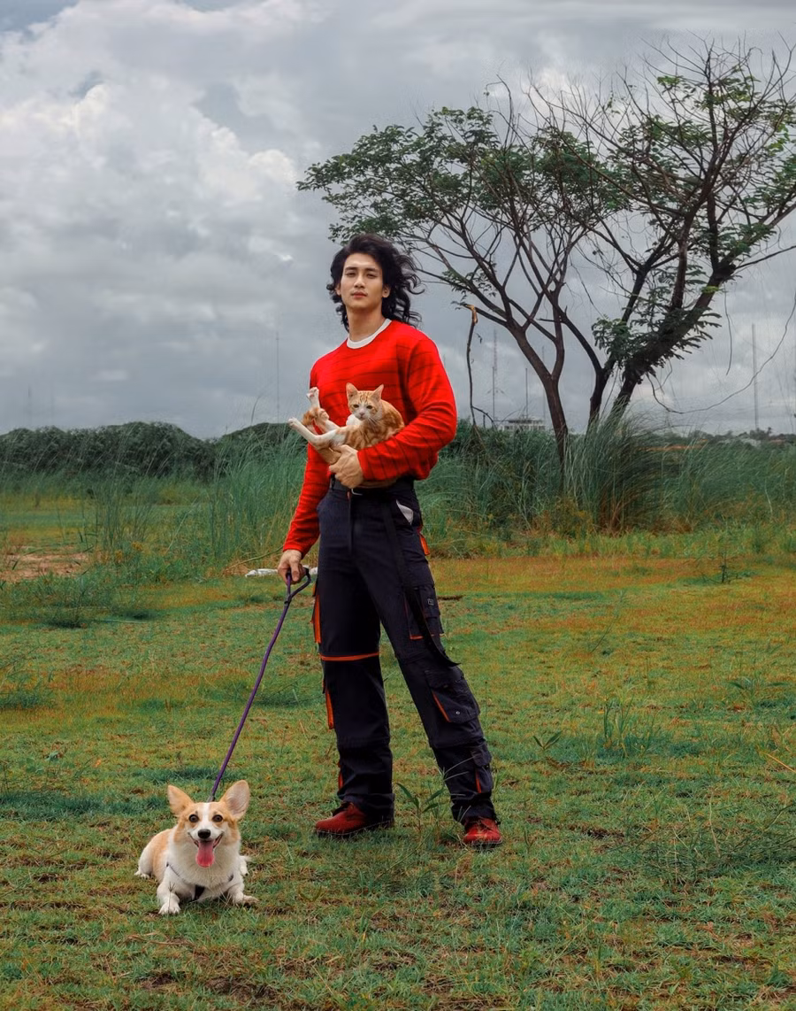 Nam diễn viên Paing Takhon người Myanmar đã xuất sắc đứng ở vị trí số 1 trong Top 100 gương mặt đẹp trai nhất thế giới 2021.