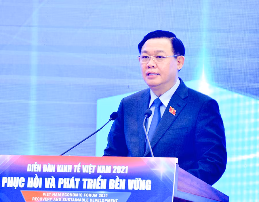 Chủ tịch Quốc hội Vương Đình Huệ phát biểu khai mạc Diễn đàn. Ảnh:VGP/Nguyễn Hoàng.