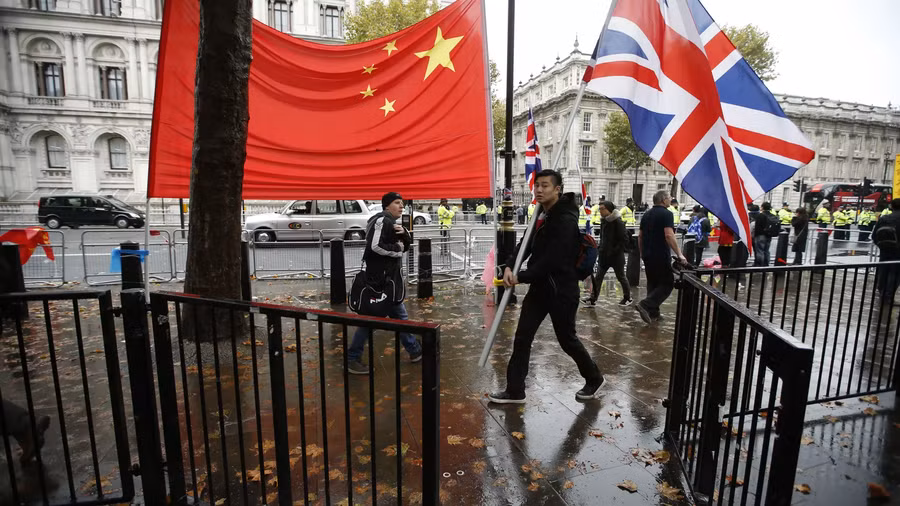 Anh trừng phạt 3 công ty Trung Quốc với cáo buộc cung cấp vũ khí cho cuộc xung đột Ukraine. Ảnh minh họa