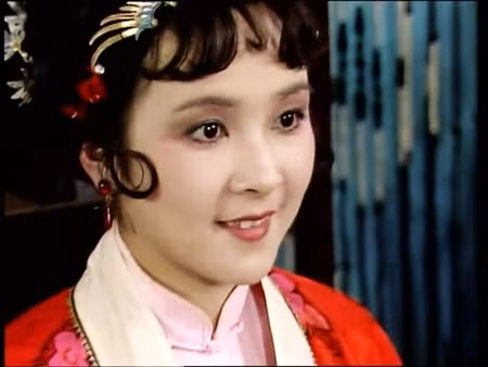 Ngo ngang nhan sac my nhan Hong Lau Mong U70