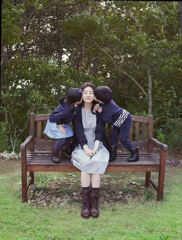 Cặp song sinh của “nàng Dae Jang Geum” đáng yêu trên tạp chí JLOOK ảnh 2 Cặp song sinh của “nàng Dae Jang Geum” đáng yêu trên tạp chí JLOOK ảnh 2