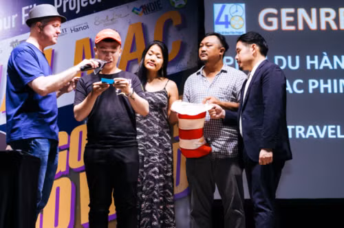 Các đội thi bốc thăm thể loại phim tại Lễ khai mạc