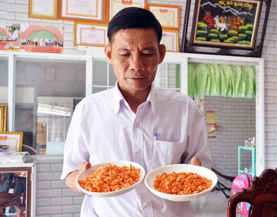 Đặc sản tôm khô Rạch Gốc thuộc huyện Ngọc Hiển, Cà Mau. Đặc sản tôm khô Rạch Gốc thuộc huyện Ngọc Hiển, Cà Mau.