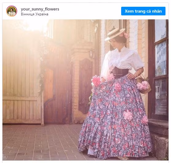 Cô gái với sở thích kỳ lạ khi chỉ mặc trang phục cổ điển có từ thế kỷ 19 ảnh 3