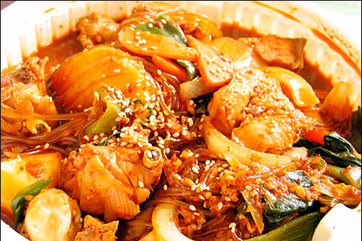 Cách làm lườn gà xào cay thơm ngon, đơn giản nhất tại nhà